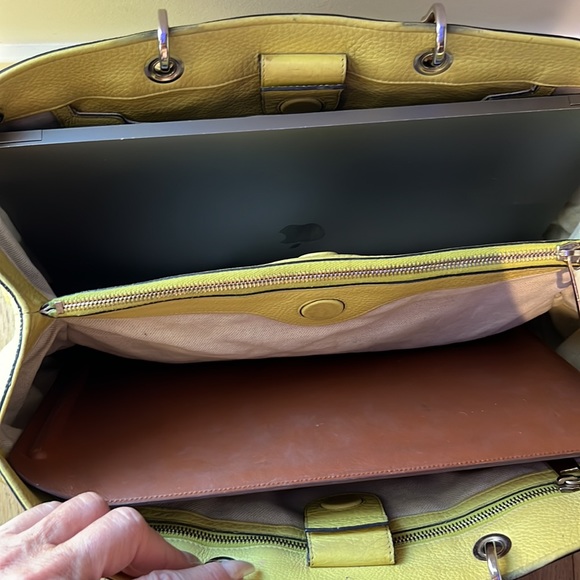 Large Gucci Shopper in great condition17 x 12 x 8 - Picture 11 of 11